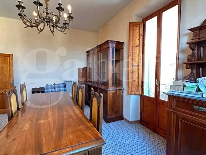 Appartamento con 7 locali in vendita in Siena