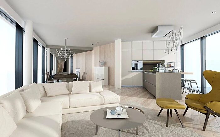 Appartamento quadrilocale in vendita in Via Francesco Nullo, Milano