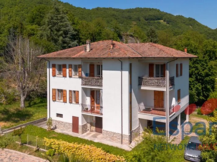 Casa con 6 locali in vendita in Marzabotto