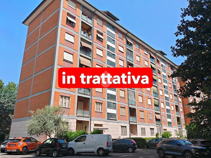 Appartamento con 5 locali in vendita in Viale dei Romanisti, Roma