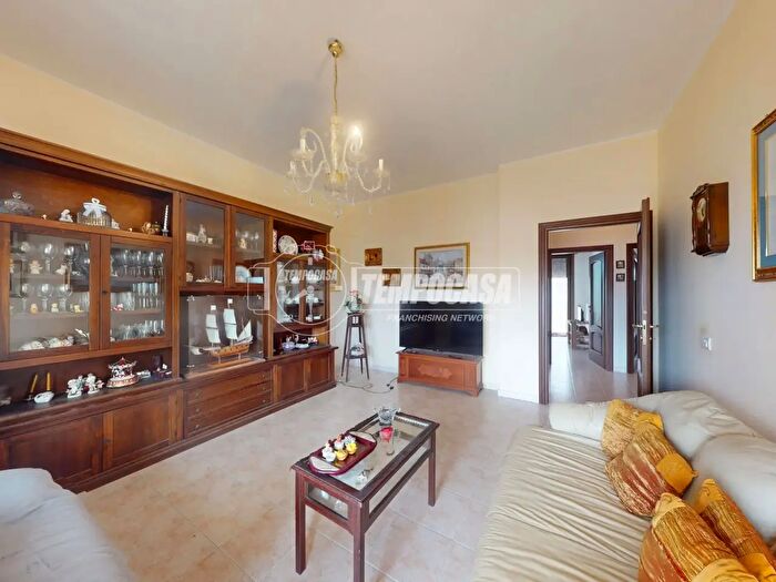 Appartamento con 5 locali in vendita in Via Corrado Giaquinto, Lecce