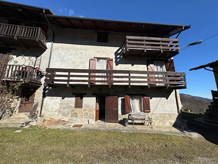 Casa con 6 locali in vendita in Via Sanfrontone, Sanfront