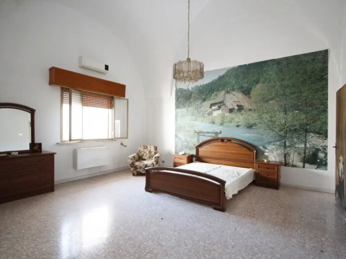 Casa con 8 locali in vendita in Via I Maggio PresicceAcquarica Le Italia, PresicceAcquarica