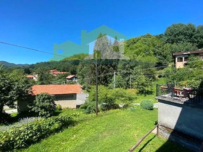 Casa con 6 locali in vendita in Valmonfredo, Cellio con Breia