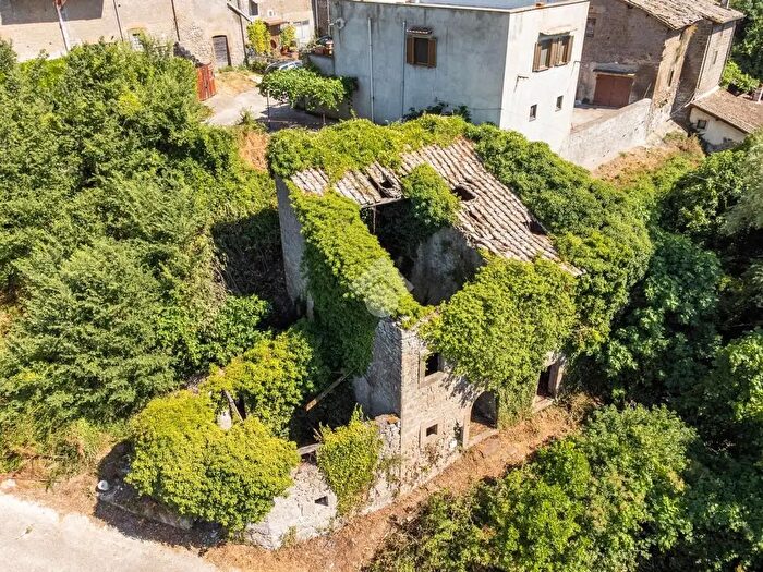 Casa trilocale in vendita in Strada Pierina, Viterbo