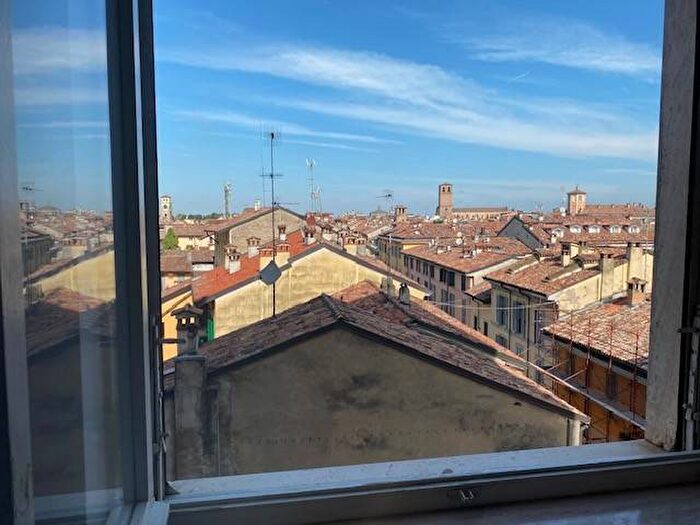 Appartamento trilocale in affitto in Piazza Pietro Zaninelli, Centro Storico, Lodi