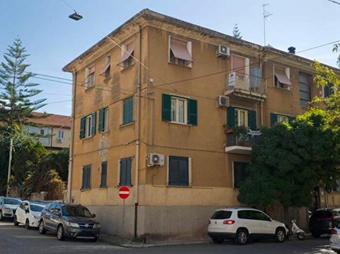 Appartamento trilocale in vendita in Via Esperia, Reggio Calabria