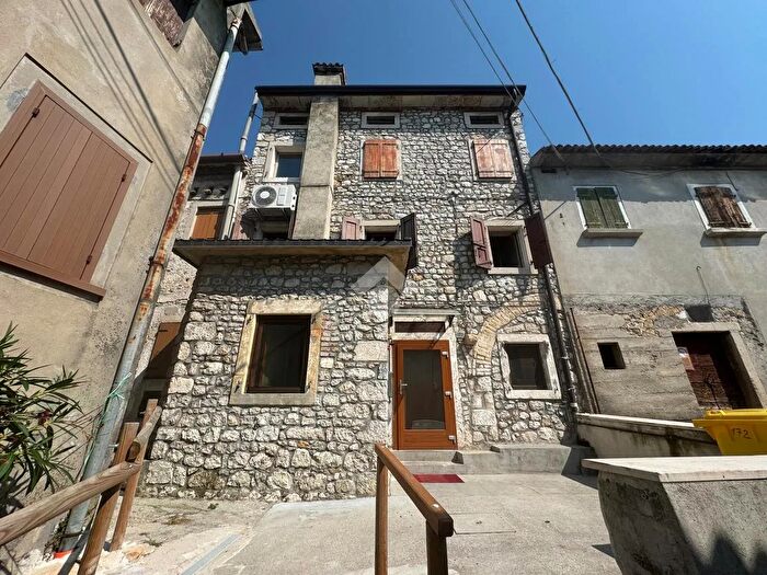 Casa trilocale in vendita in Via Borgo Sonego, Fregona