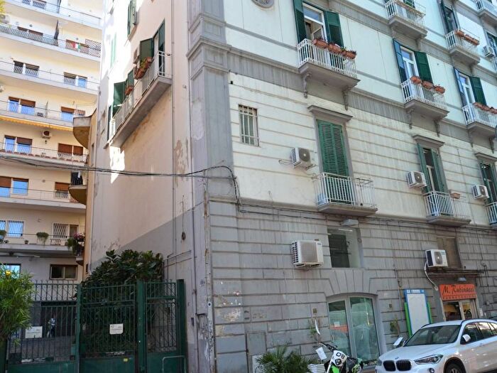 Appartamento bilocale in affitto in Via Francesco Crispi, Piazza Amedeo Parco Margherita, Napoli