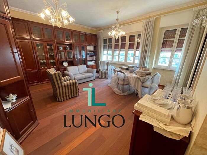 Appartamento con 5 locali in affitto in Via Benedetto Cairoli, Centro Storico, Latina