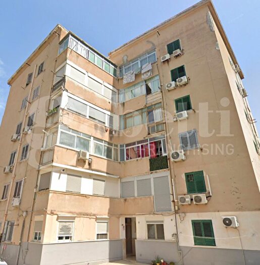 Appartamento trilocale in vendita in Via Mauro Ciaula, Palermo
