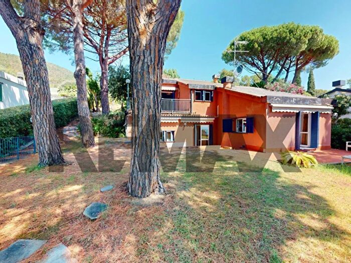 Casa con 5 locali in vendita in Via dei Pini d'Aleppo, Varazze
