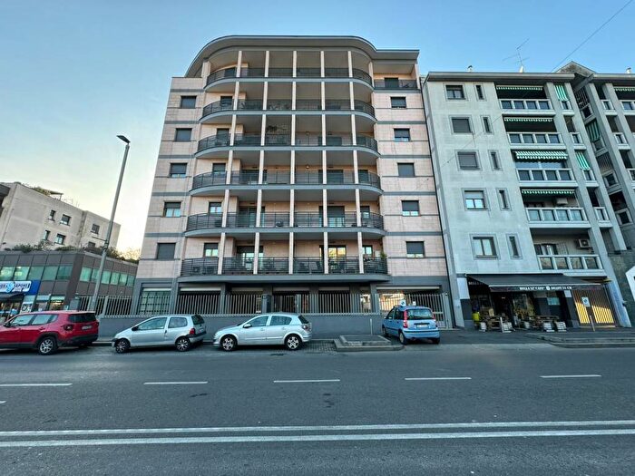 Appartamento bilocale in affitto in Via Carlo Imbonati, Dergano, Milano
