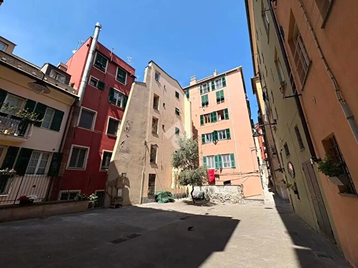 Appartamento bilocale in affitto in Vico Coccagna, Genova