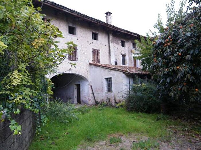 Casa con 6 locali in vendita in Piazza San Valentino, Basiliano