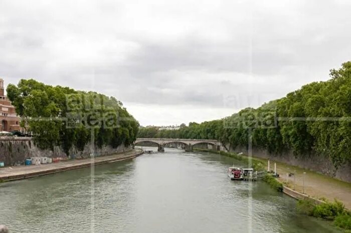 Appartamento monolocale in vendita in Via Paola, Roma