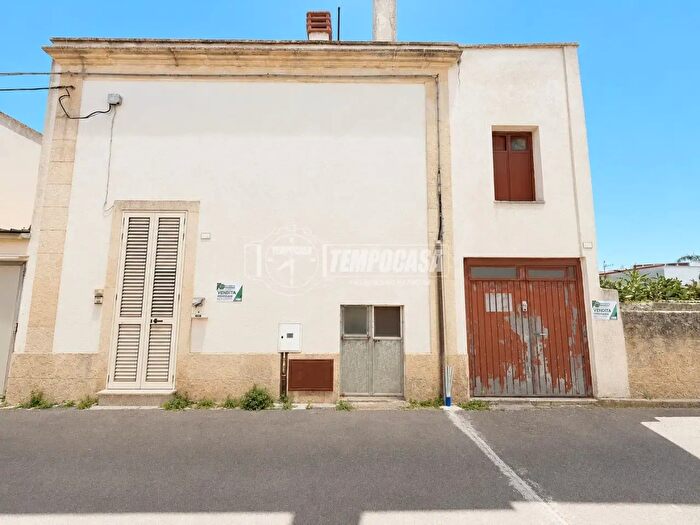 Casa trilocale in vendita in Via Leonardo da Vinci, Botrugno