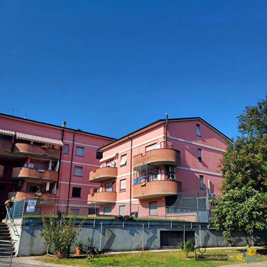 Appartamento con 5 locali in vendita in Via Domenico Pedretti, Parma