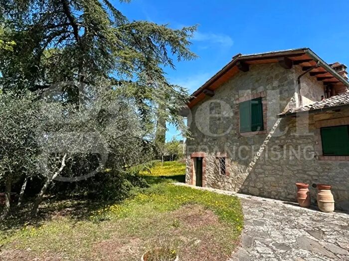 Casa con 7 locali in vendita in Gaiole In Chianti