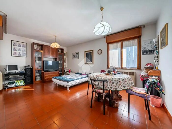 Appartamento con 5 locali in vendita in Appartamento Via Elico De Pietri, Reggio Emilia