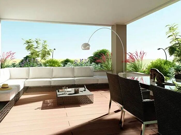 Appartamento con 6 locali in affitto in Via Tamburini, Modena