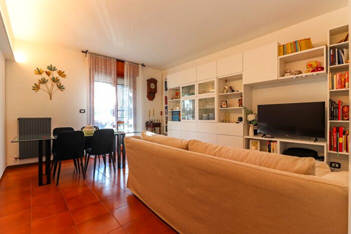 Appartamento quadrilocale in vendita in Via Gennari, Cento