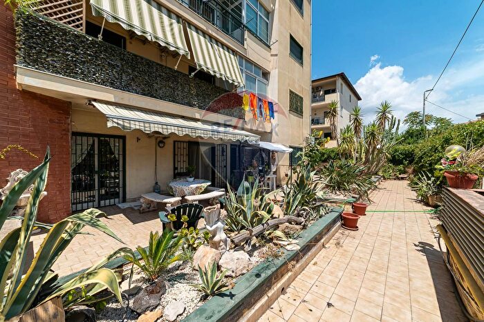 Appartamento con 6 locali in vendita in Via Antonio Giuseppe Borgese, Catania