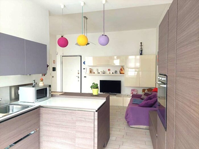 Appartamento bilocale in affitto in Via Pietro Giannone, Piazza Solferino, Torino