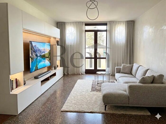 Appartamento con 5 locali in affitto in Via Torcelle, Casale Sul Sile