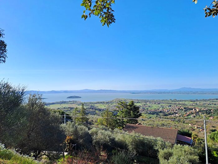 Casa bilocale in vendita in Tuoro Sul Trasimeno