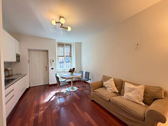 Appartamento bilocale in affitto in Via Lazzaro Papi, Porta Romana Medaglie dOro, Milano