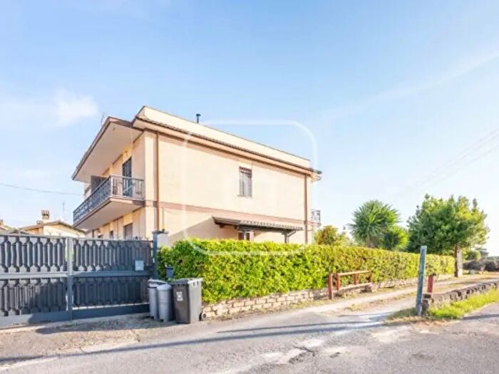 Appartamento quadrilocale in vendita in Via Vigne di San Matteo, Roma