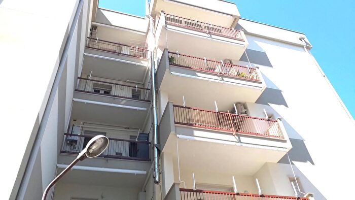 Appartamento quadrilocale in affitto in Via Caldarola, Bari