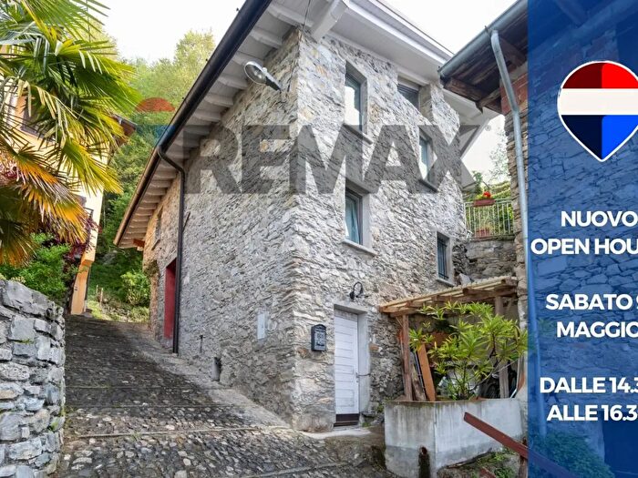 Casa con 5 locali in vendita in Via Vignola, Carlazzo