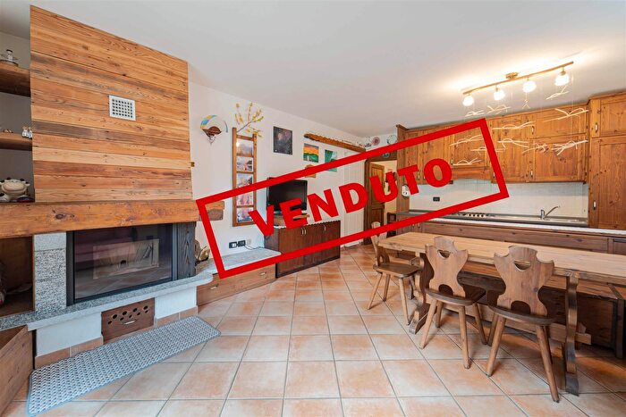 Appartamento bilocale in vendita in Via Corti, Campodolcino