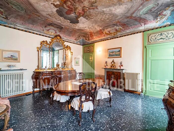 Appartamento con 10 locali in vendita in Colico