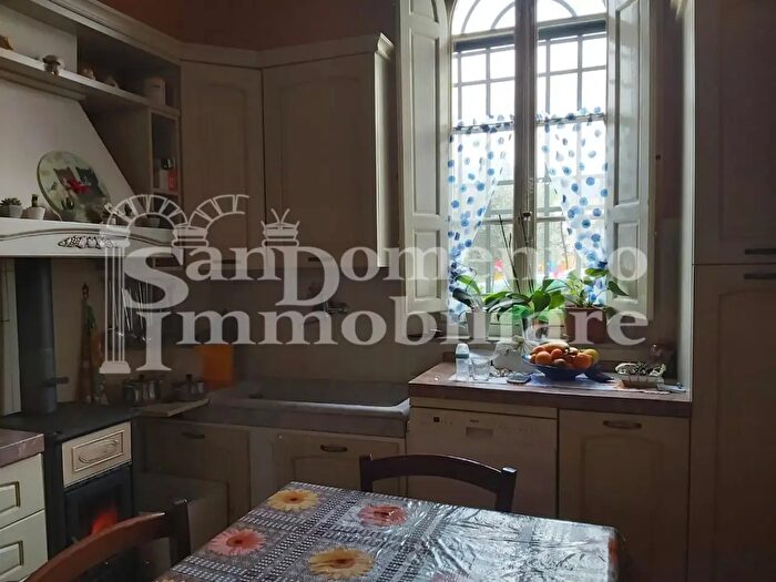 Casa con 15 locali in vendita in a I Maggio Sud, Cascina