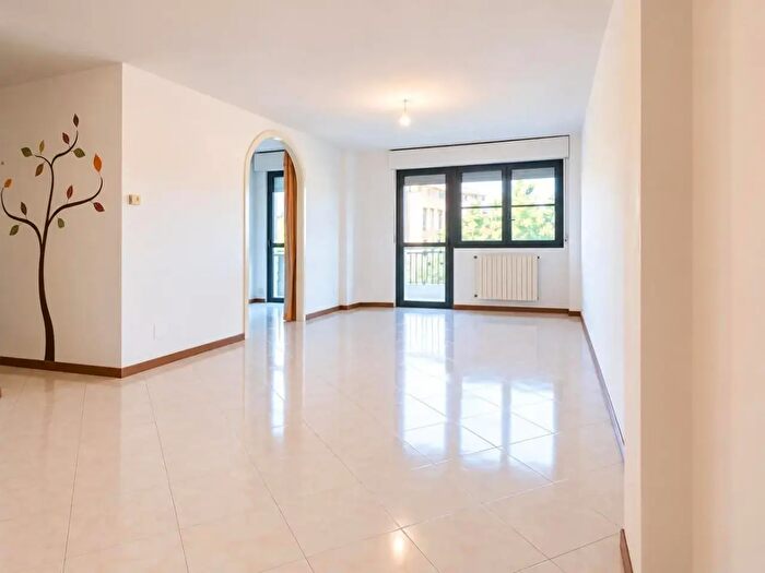 Appartamento con 5 locali in vendita in Pisa