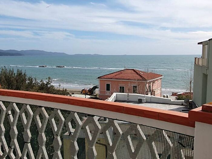 Appartamento trilocale in affitto in Via Giovanni Merloni, Zona Nuova Pratoranieri, Follonica