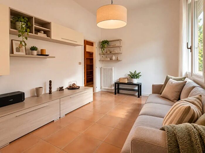 Appartamento trilocale in vendita in Via Malvolta, Bologna