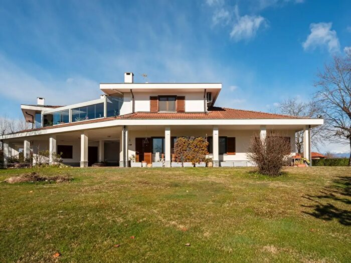 Appartamento con 5 locali in vendita in Via Prato Nuovo, Leini