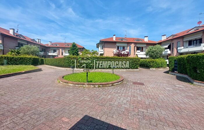 Appartamento trilocale in vendita in Agrate Brianza