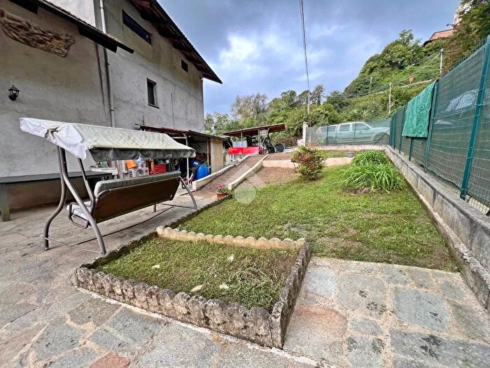 Casa con 6 locali in vendita in Borgata Fandaglia, Barbania