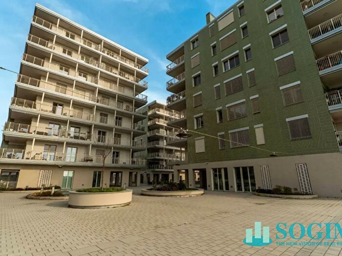 Appartamento trilocale in affitto in Via Bianca Ceva, Milano