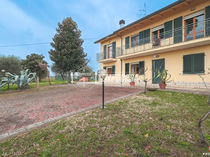 Appartamento con 12 locali in vendita in Via Masere, Rimini