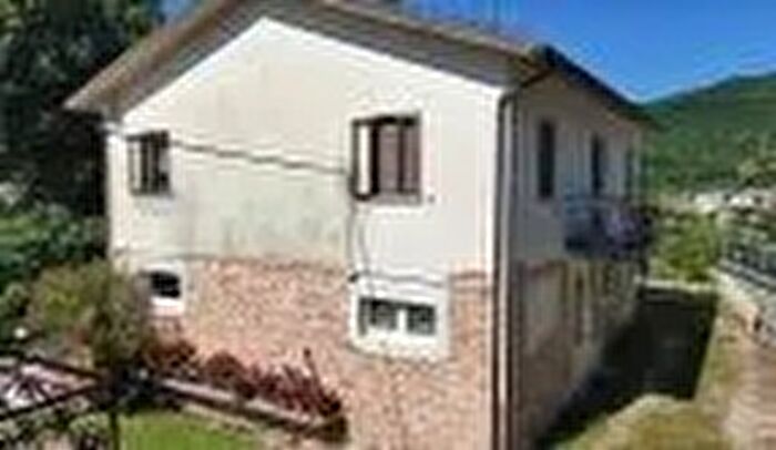 Casa con 9 locali in vendita in Frontale MC Italia Apiro Apiro, Apiro