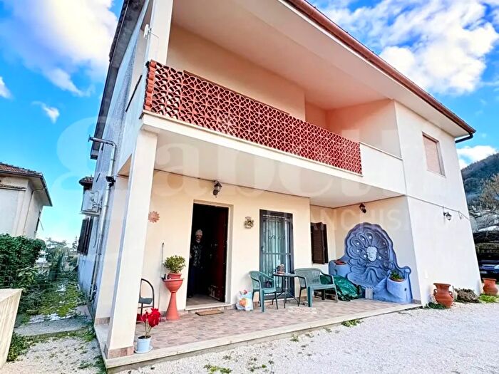 Casa in vendita in Via Calcarelli, Artena