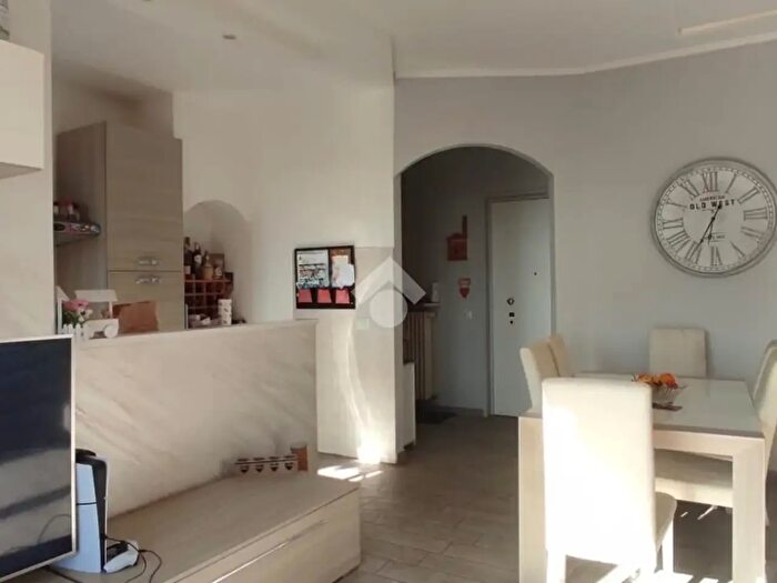 Appartamento trilocale in vendita in Via Oberdan, Ferno