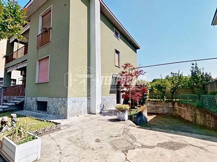 Casa con 6 locali in vendita in Via Alessandro Volta, Brugherio
