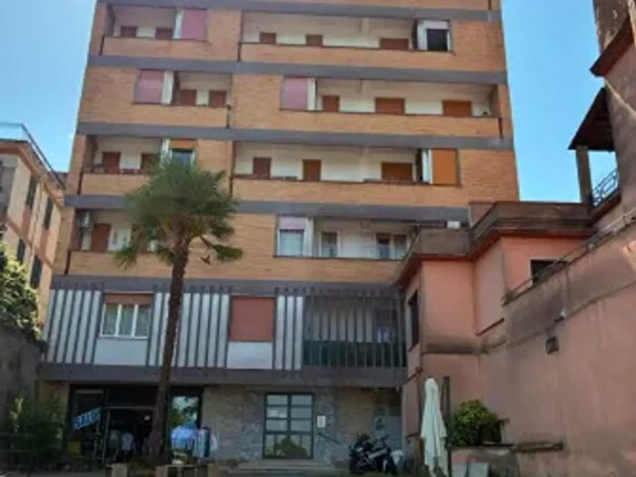 Appartamento trilocale in affitto in Piazza Porta Pia, Pontecorvo
